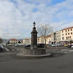 Monfs Apparts Clermont-Ferrand, Pres De Toute Commodites